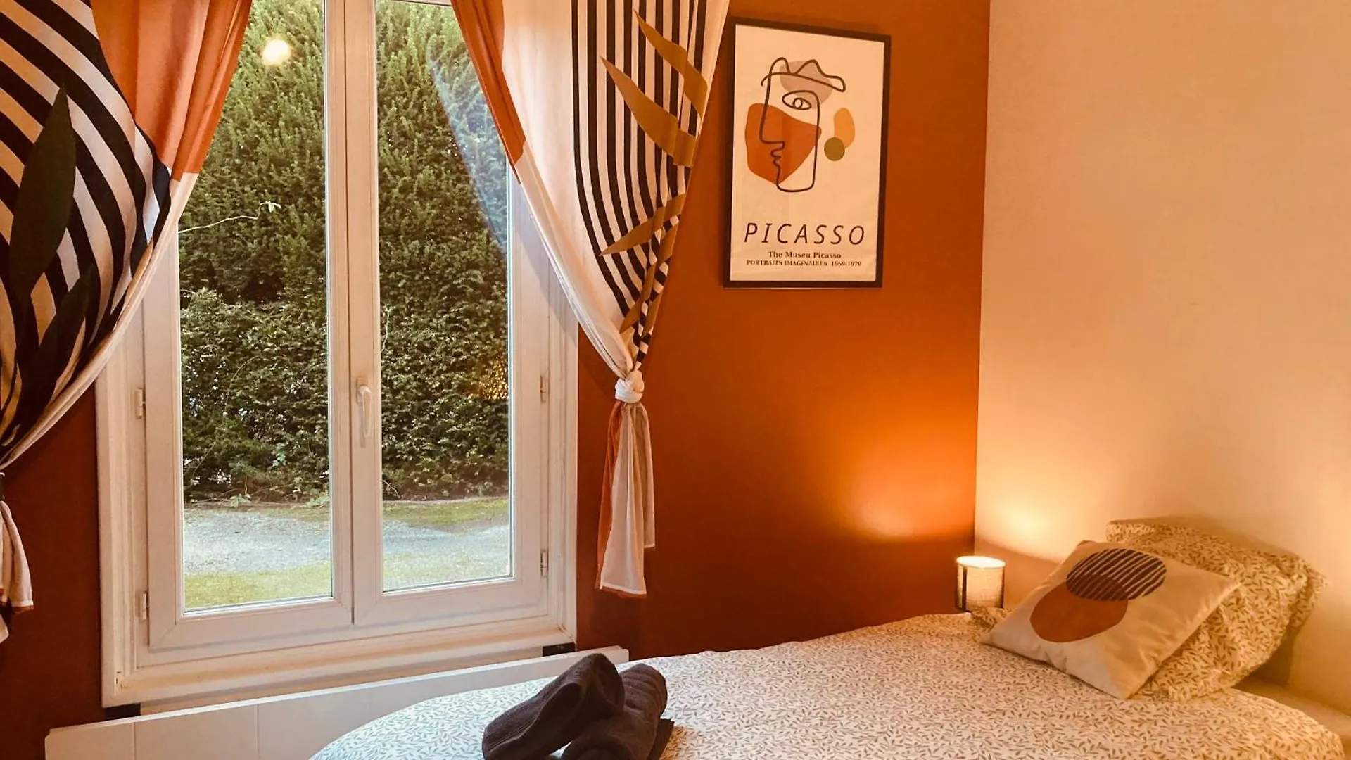 T1 Confortable Avec Parking, Proche Lyon, Ideal Couples Ou Travailleurs Corbas Apartment