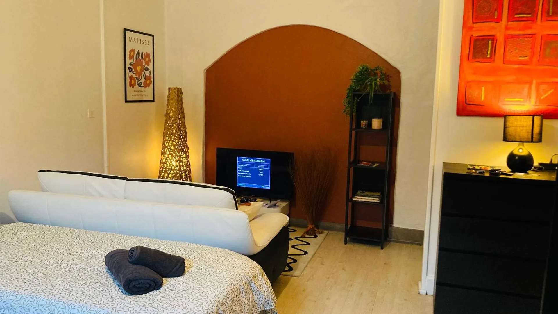 T1 Confortable Avec Parking, Proche Lyon, Ideal Couples Ou Travailleurs Corbas Apartment