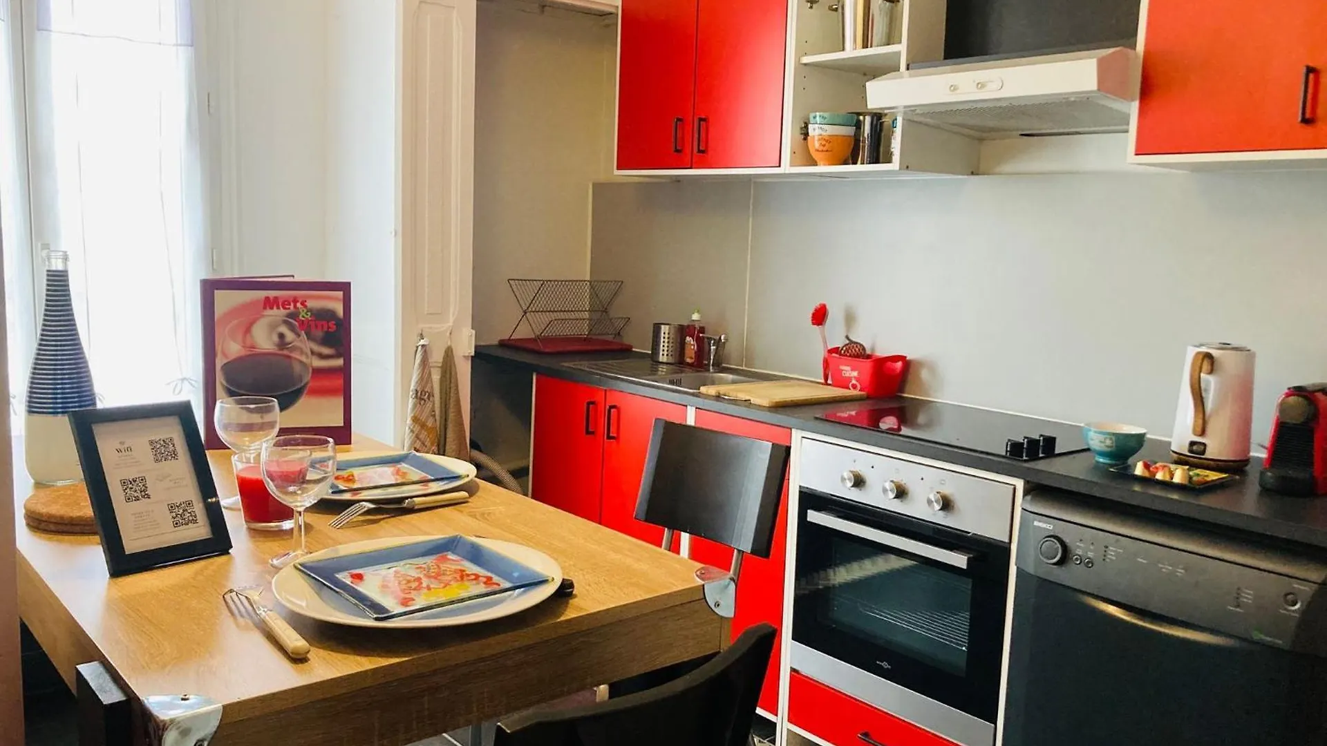 Apartment T1 Confortable Avec Parking, Proche Lyon, Ideal Couples Ou Travailleurs Corbas France